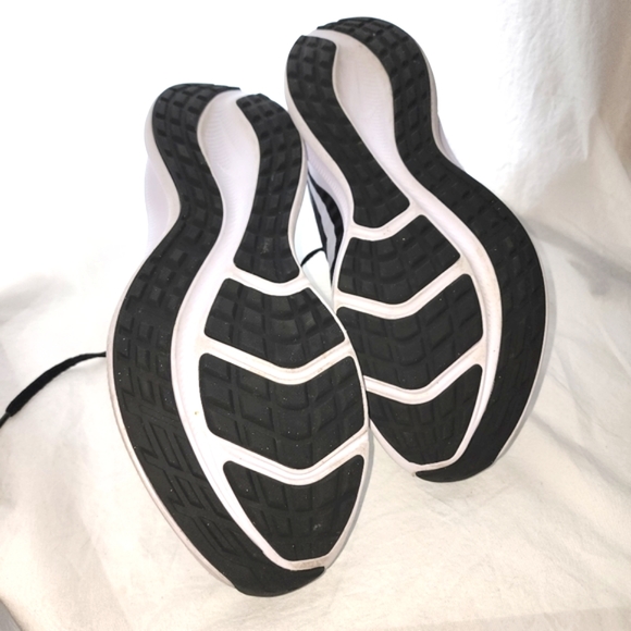 Nike Downshifter 11 Size 12 EUC - Picture 8 of 10